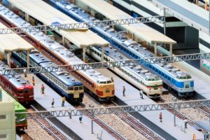 あずさ車両の走りを再現した鉄道模型
